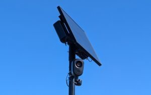 170 000 caméras cartographiées alors que Flock Safety en revendique 120 000 : Proton héberge en Suisse la carte visée par une mise en demeure