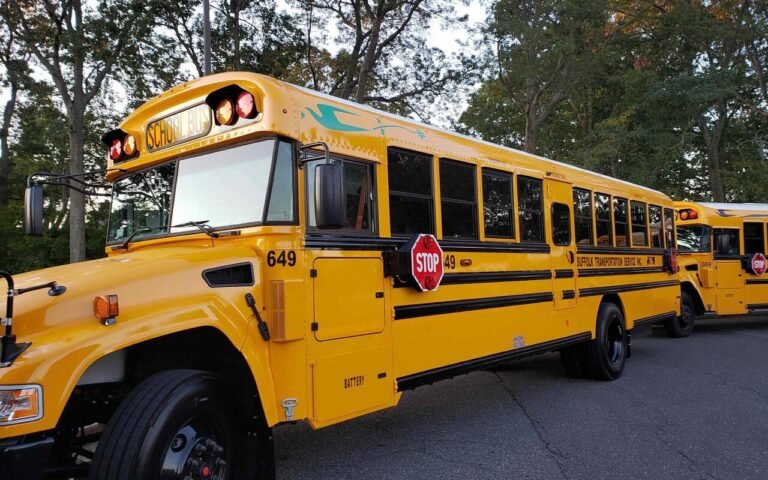 2,1 GWh par an annoncés mais 1,7 GWh en deux ans : le bilan réel des 74 bus scolaires bidirectionnels d’Oakland sur le réseau californien