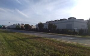 7 voix contre 0 pour geler les data centers jusqu’en janvier 2028, mais les projets déjà engagés continuent dans le comté d’Anne Arundel